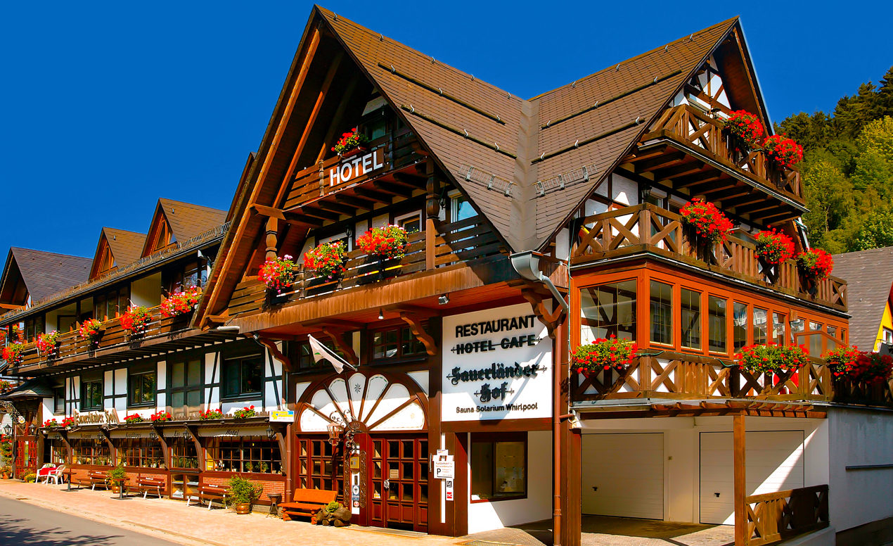 sauerlaender-hof-willingen-hausansicht